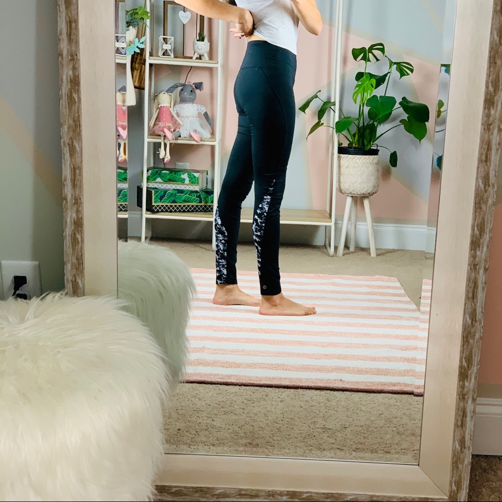 Black Leggings Shape Activewear Caviar Camo View 2